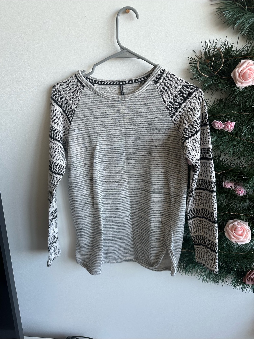 stradivarius Gray Knit Crewneck Sweateru with Patterned Sleeves